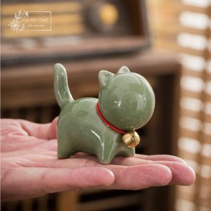 Mèo gốm chuông nhỏ – Decor gọi bình yên